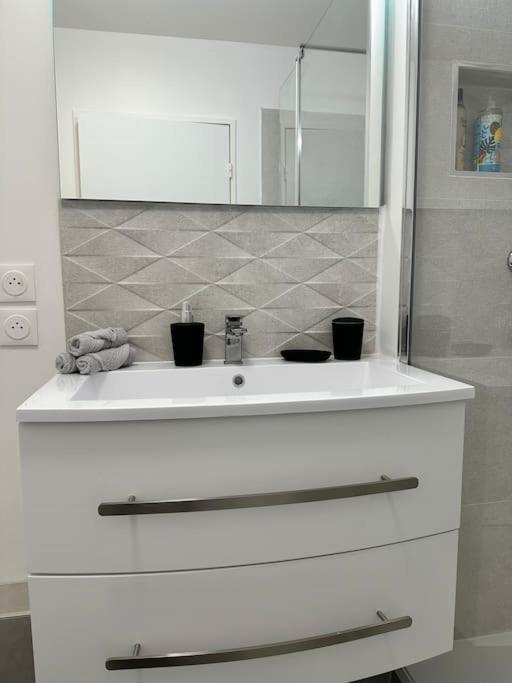 Bel Appartement A 25 Mn De Paris سارتروفيل المظهر الخارجي الصورة